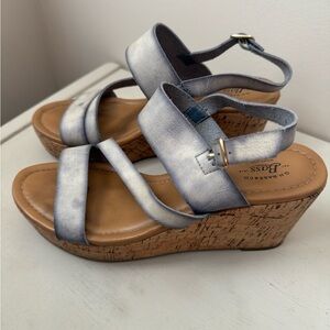 G.H Bass & Co silver wedge women’s shoe Size‎ 8 1/2